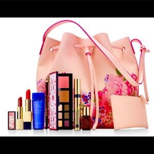Esteé Laudee 7 Piece Gift Set